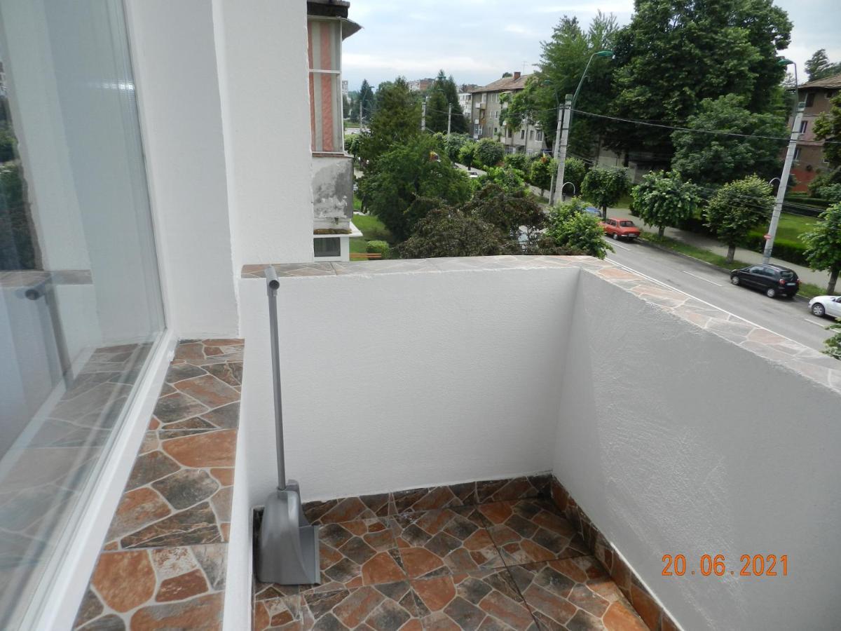 Studio Central Onesti Exterior foto